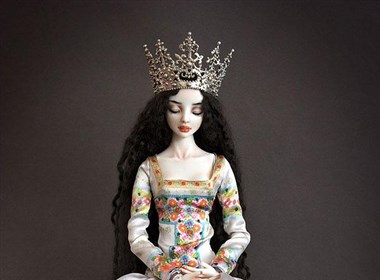 异域风格瓷娃娃