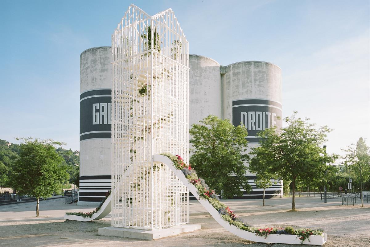 里昂建筑双年展上的花卉观景亭