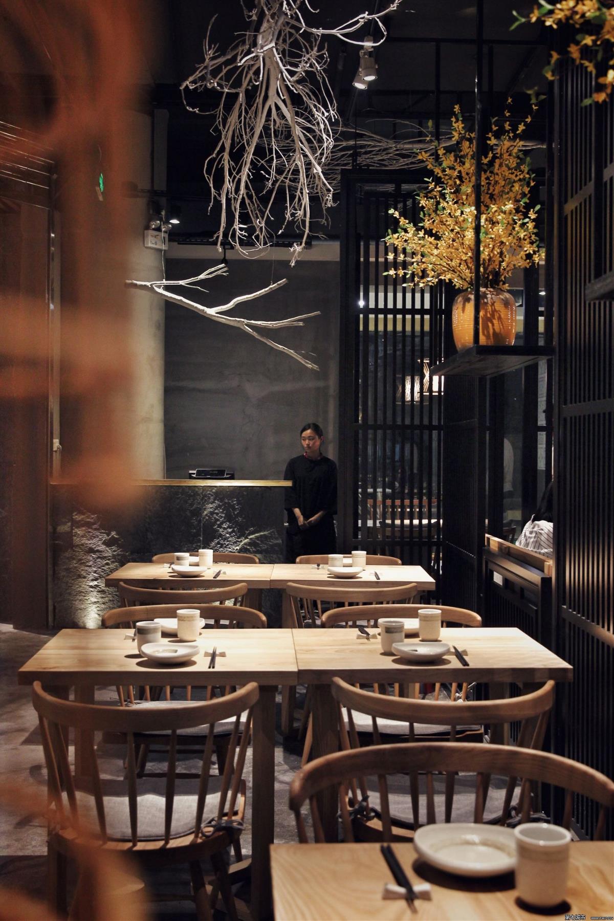 《原生态素食餐厅》成都特色餐厅装修设计|成都专业餐厅装修设计公司|古兰装饰