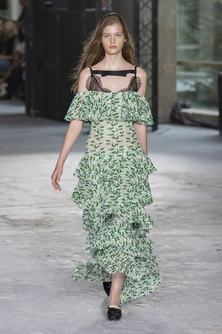 Giambattista Valli 2018春夏系列時裝秀