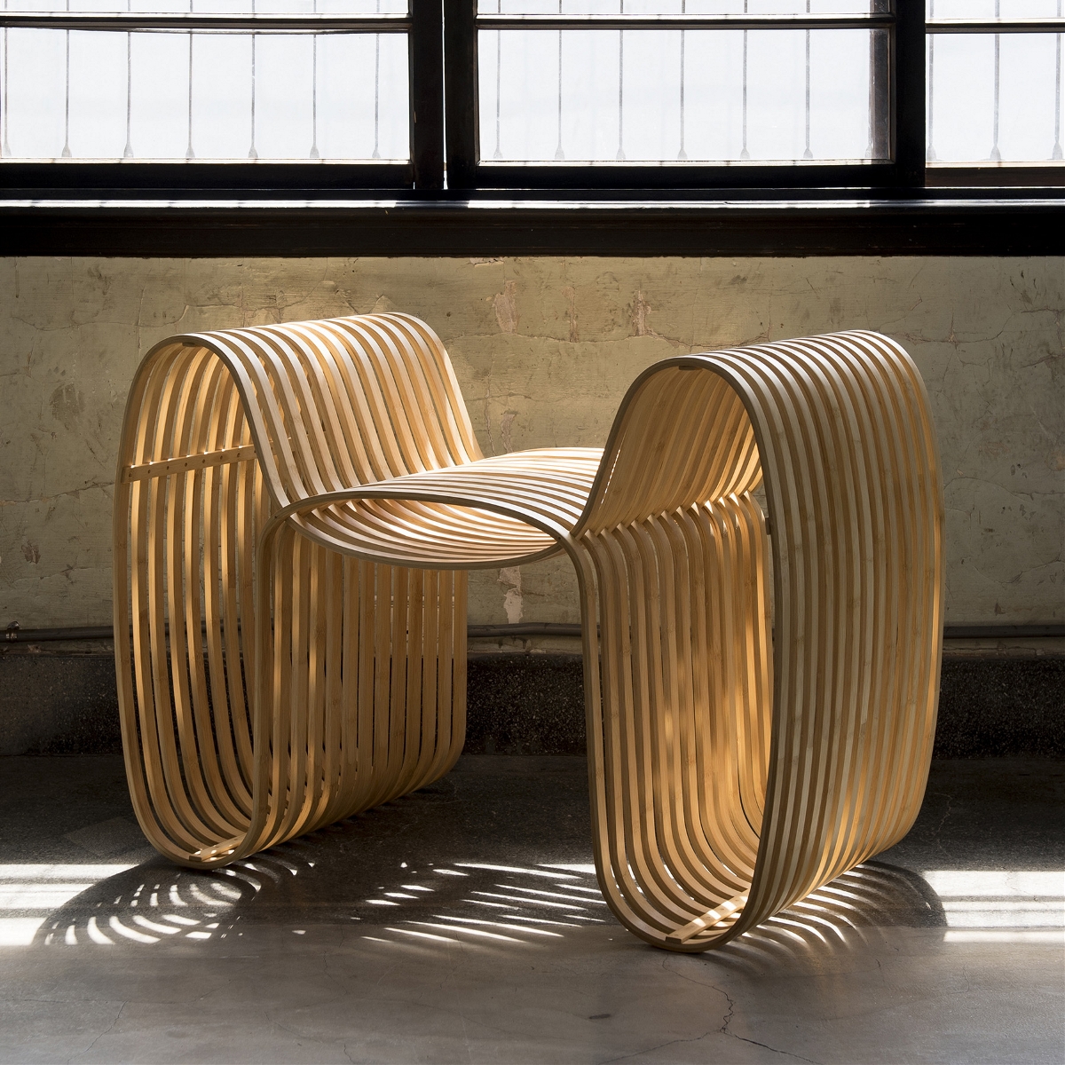 gridesign studio以竹材打造兼具美感與機能的扶手椅