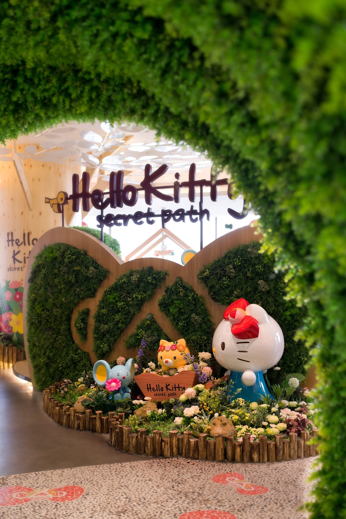 朗昇设计|深圳Hello Kitty Secret Path餐厅设计