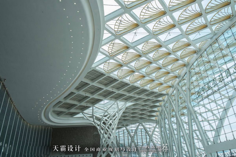 昆明滇池国际会展中心：以建筑设计的名义演绎“孔雀翎”的绚丽！