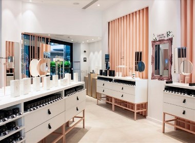 LEO品牌店设计丨能让客户自行选择、触摸和测试他喜欢的珠宝店会是怎样的？