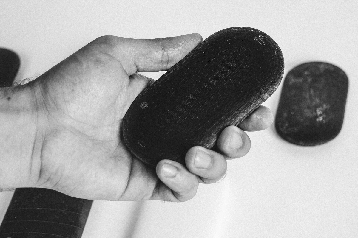 Moto Zen | 简易“石头”手机