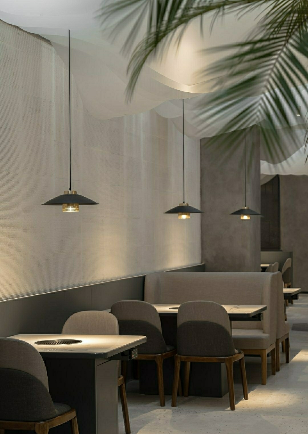 泰式火鍋店-平靜地沉浸在寧靜的空間中