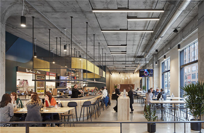 郑州靠谱的美食广场装修公司-1000平工业风美食广场设计装修实景图