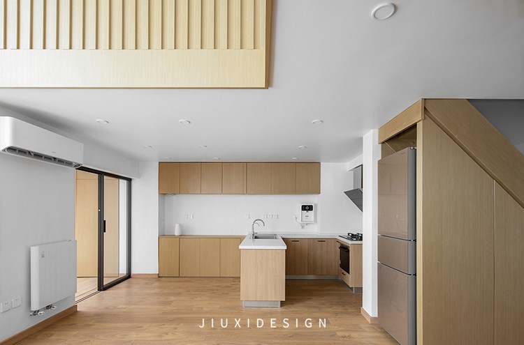 「久栖设计」三人居的『一室』生活，利用原木满足对日式的执念