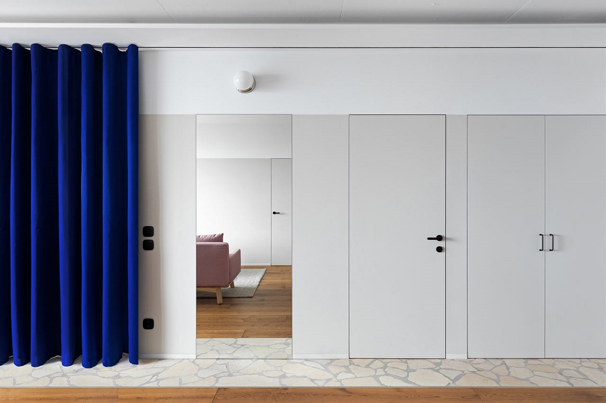 NEEN DESIGN | 被蓝色窗帘隔开的65m²紧凑公寓