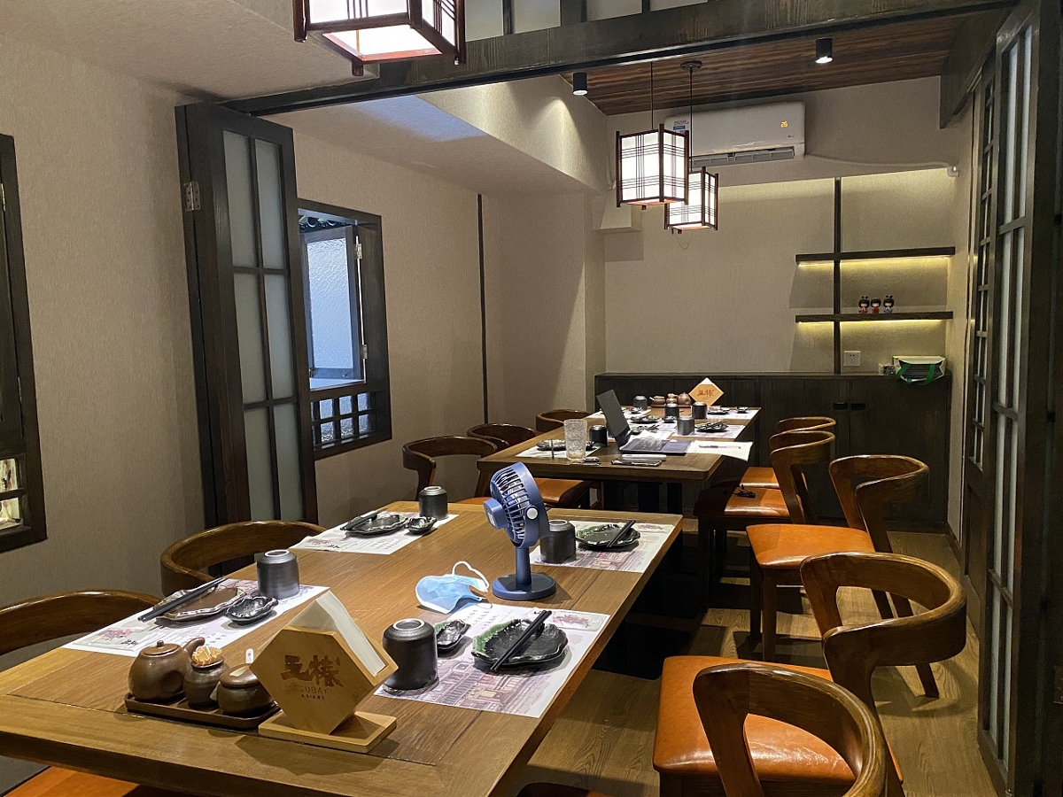 玉椿烧鸟居酒屋日本料理餐饮全案设计——品深餐饮设计