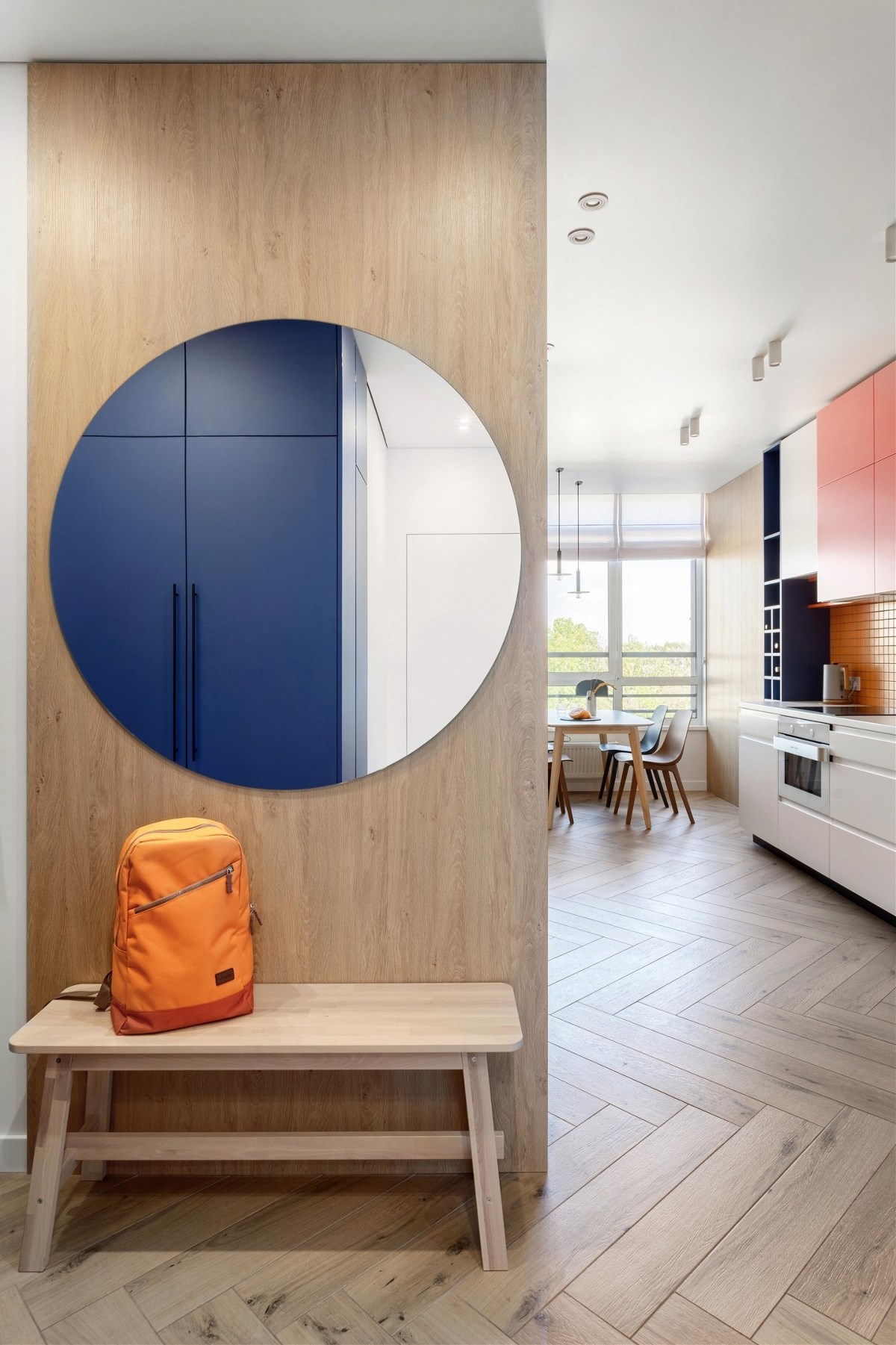 蒙德里安风格：明亮的配色反映了公寓的动态 | NEENDESIGN·尼恩设计