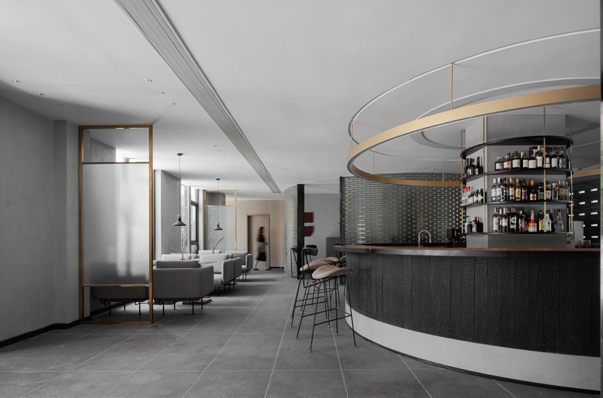 成都初一美学空间设计 | 咖啡厅＋酒吧. 麻省后院