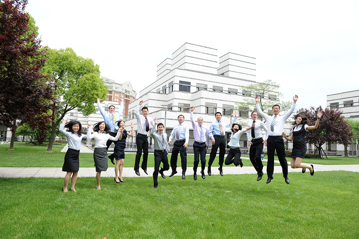 中欧国际工商学院MBA学生履历册设计