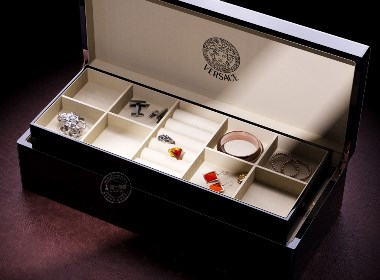 【范思哲 x 古一设计】 兼顾珠宝收纳功能的葡萄酒礼盒包装设计
