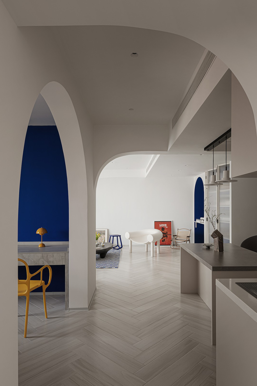 室内设计丨克莱因蓝的客厅设计💙