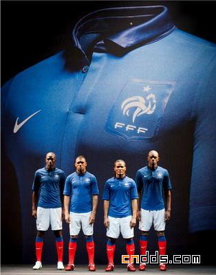 法国国家足球队队服全新亮相 环保球衣完美结