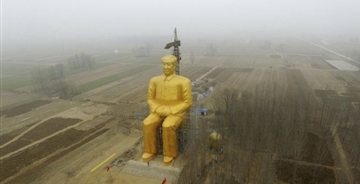 河南農(nóng)村金色毛澤東巨型雕塑已被拆除